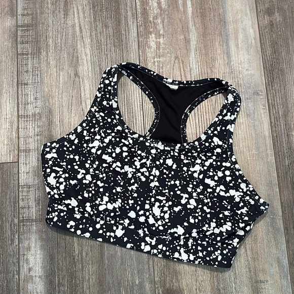 Fabletics Sylvia Bra in Sandstorm - Picture 3 of 8